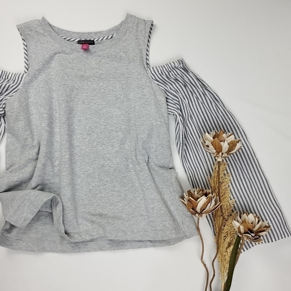 Vince Camuto Grey Sweater Cold Shoulder Top PM - Picture 10 of 11